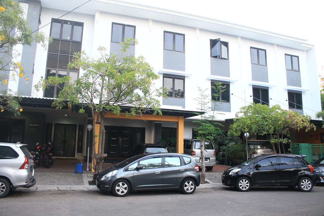 Carica Homestay Surabaya Exterior foto