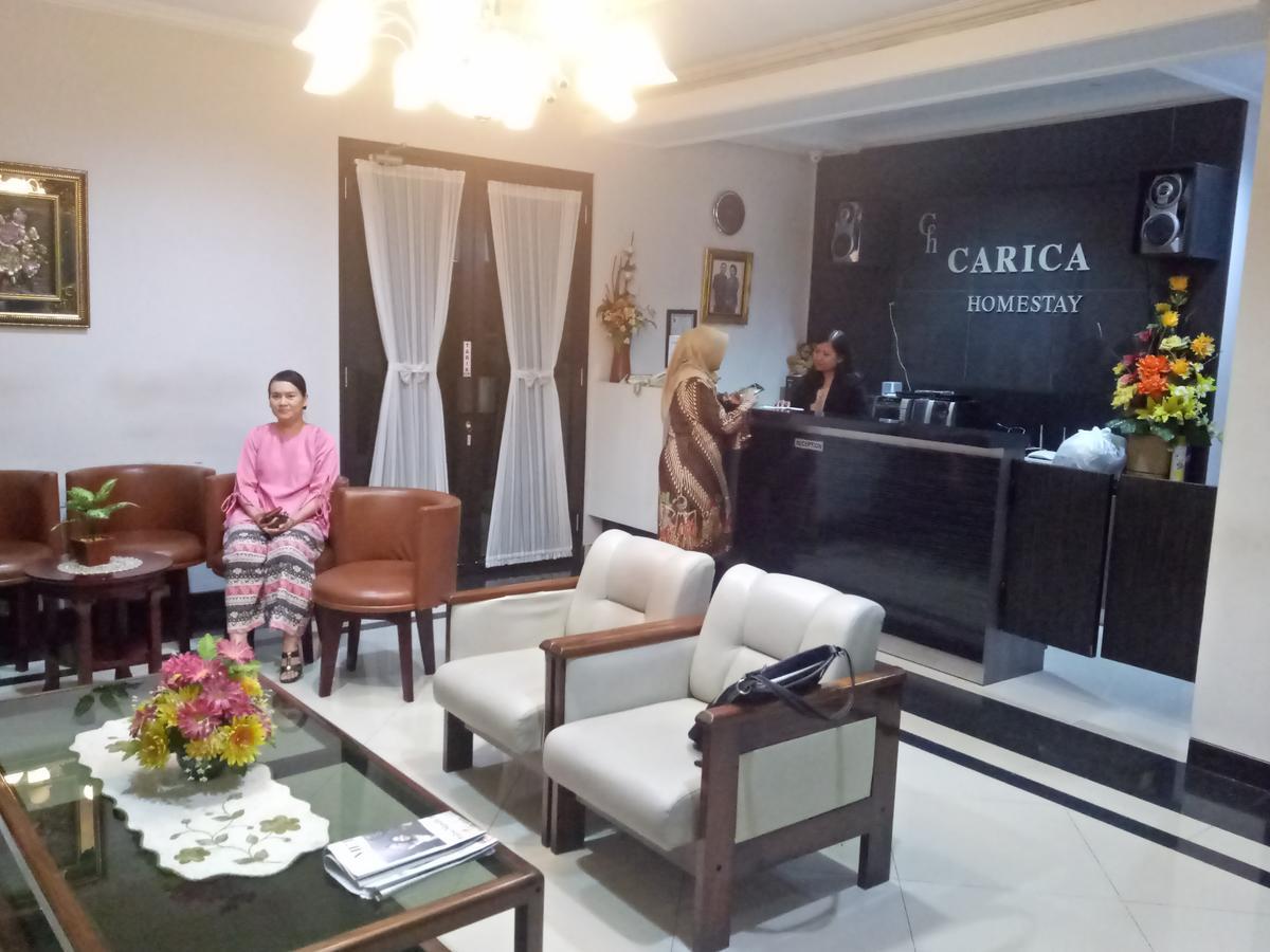 Carica Homestay Surabaya Exterior foto