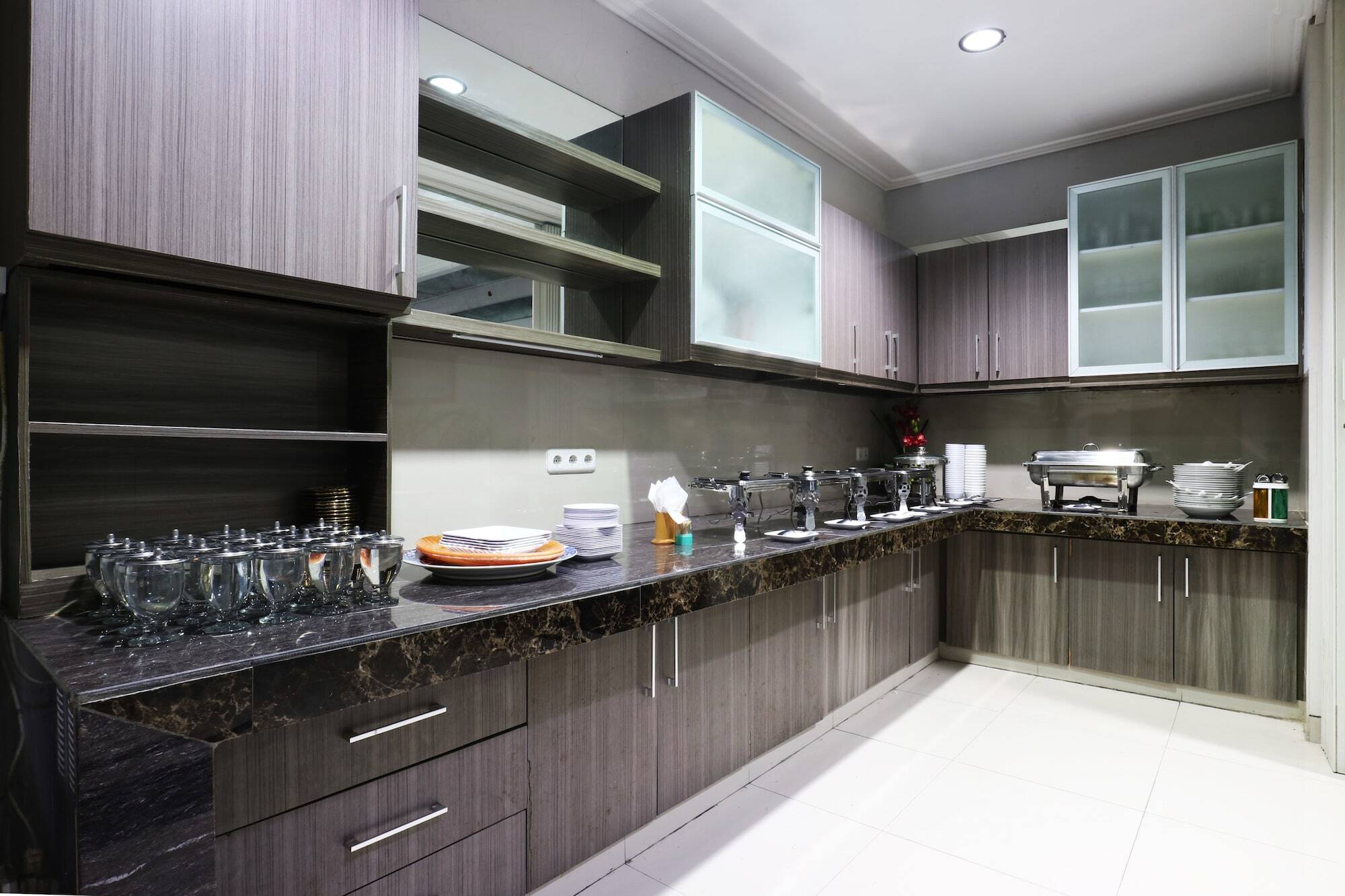 Carica Homestay Surabaya Exterior foto